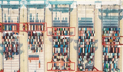 太仓港四期码头集装箱月吞吐量超10万标箱